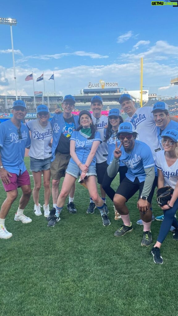 Ginger Gonzaga Instagram - Some good times from@the @bigslickkc charity event supporting @childrensmercy. What am honor to be a part of this event again! The families of @davidkoechner robriggle #paulrudd @ericstonestreet #jasonsudekis and @heidilgardner organize this amazingly dialed in charity event and this year they and the great peeps of #kansascity raised 3.5million to being the all time total to over 21 million dollars. Here’s some of my fav memories from the event 1. Meeting the strong parents of the children at @childrensmercy, especially some with great senses of humor! 2. @taylorcomedy telling @childrensmercy patient dorky jokes that made him stop crying 3. Being on #paulrudd’s team again for friendlyfeud and making jokes with all our comedy pals! 4. @sarahchalke and #willforte being fun and funny 5. Personally adopting #dylanbaker and #beckyannebaker. 6. Being there when @heidilgardner joined as host 7. Getting to see one of my favorite buddies in the world @weemissbea for 3 days and slay at the @tmobilecenter