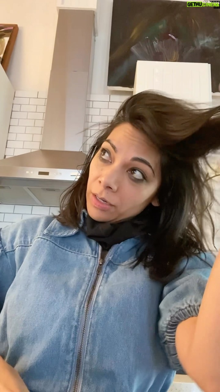 Ginger Gonzaga - 1.5K Likes - It was an interesting time. Let’s not bring it back.
#covid #actors #lockdown #skit #improv #comedy #acting #audition