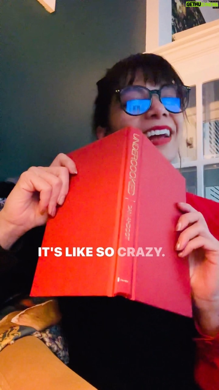 Ginger Gonzaga Instagram - Hey guys! #PSA here from a #actress to teach you about this cool thing called #reading ! Here’s my info on what it is and how to do it! Please share and spread the word! #books #reading #actors #teachingyouthings #fiction #nonfiction #howtoread #learningandstuff #learning #actorssavelives #howtoread