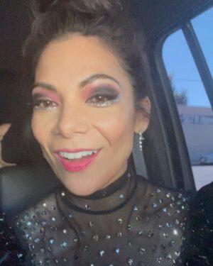 Ginger Gonzaga Instagram - This was my favorite green carpet look! It’s so glitter glam and I love it. I’m so grateful to work with such fascinating and amazing artists so this is a post with all the people who make my world go- round! Including my dear friends who make me smile! ✨ 
💄 @harperartist 
💇‍♀️ @pamwiggy 
👗 styled by me, mon cherie. 
🧵 tailoring @jennifer.fein