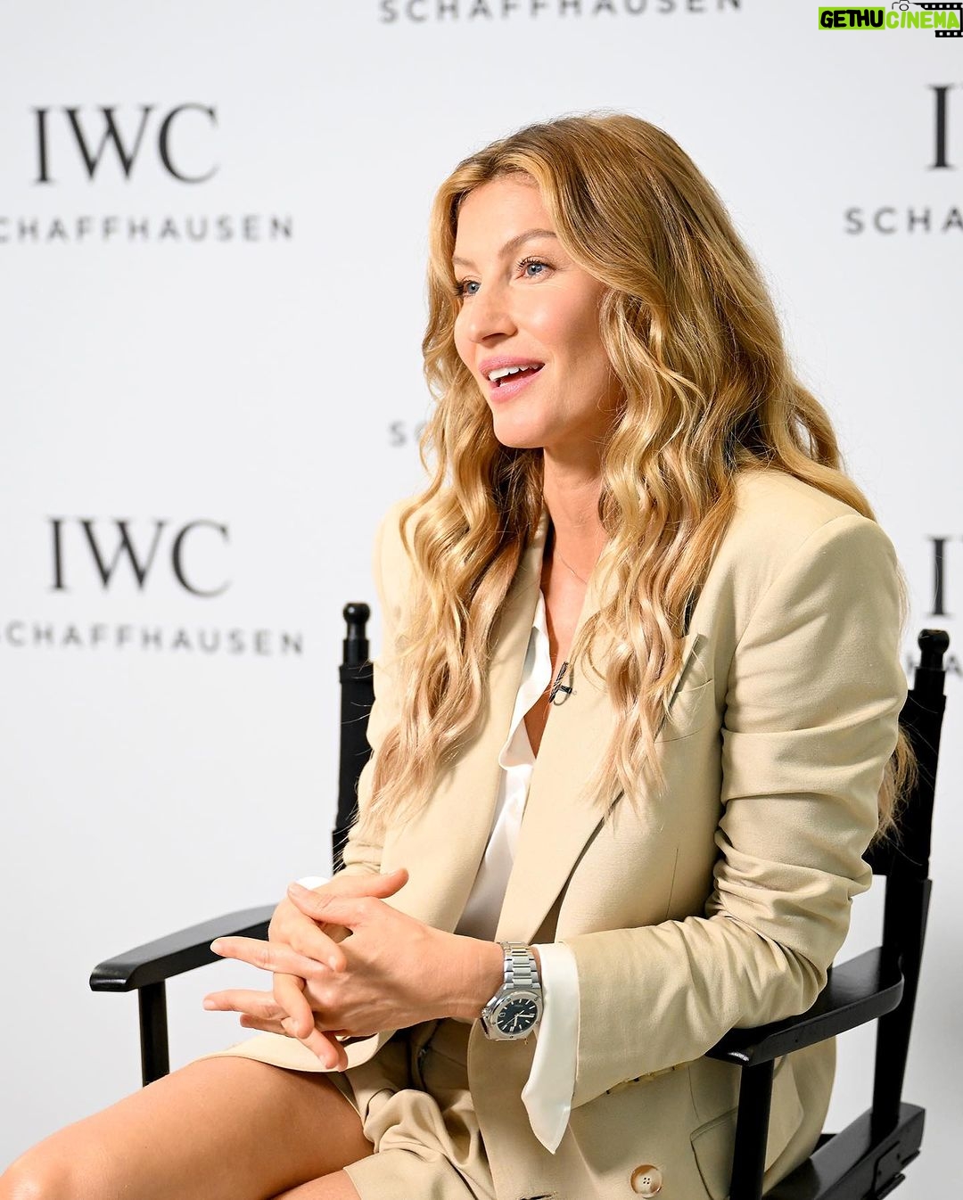 Gisele Bündchen Instagram - Yesterday a special day with #IWCFamily at Miami Art Basel. #IWCIngenieur ✨ Ontem na Art Basel em Miami evento especial da IWC.