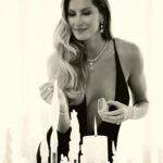 Gisele Bündchen Instagram - Para fechar 2023: uma celebração especial com @vivaraonline ! #Vivara #NatalVivara