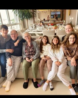 Gisele Bündchen Instagram - Always in my heart and prayers ❤️ Sempre no meu coração e nas minhas orações #family #família