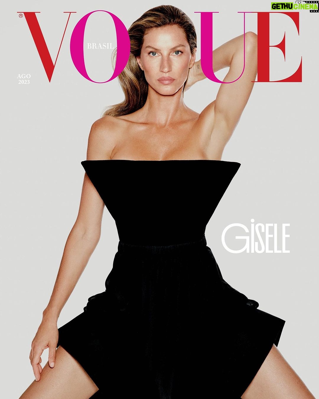 Gisele Bündchen Instagram - Nova @voguebrasil 📸 Fotos: Lufré Direção de Arte: Júlia Filgueiras Styling: Rita Lazzarotti Beleza: Henrique Martins