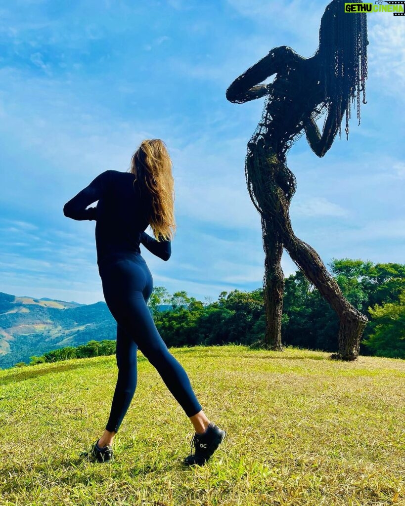 Gisele Bündchen Instagram - What a magical place! I am so recharged and inspired. 🙏🏼 Que lugar mágico! Estou recarregada e inspirada! Muito obrigada @ibitiprojeto Ibitipoca, Minas Gerais, Brazil
