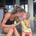 Gisele Bündchen Instagram - Happy Mother’s Day to all the mom’s out there who with their infinite love can move mountains. Sending you all my love and reverence, especially to my mom , my wonder woman, a warrior who raised six daughters with so much love and care. Love you, mom! ❤️ Feliz Dia das Mães para todas as mamães que com seu amor infinito podem mover montanhas. Envio a vocês todo meu amor e reverência, especialmente para minha mãe, minha mulher maravilha, uma guerreira que criou seis filhas com tanto amor e carinho. Te amo mãe!