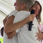 Gisele Bündchen Instagram - I have no words to express my gratitude for places like the @lotushouseshelter , the largest women's shelter in America, as they provide a haven that allows women and children to heal, reclaim their lives, and build a foundation for the future. I am grateful to help fund the building of the new Children's Village, which will bring education and play, creating new possibilities for children in need. ❤️ Não tenho palavras para expressar o quão grata sou por lugares como a @lotushouseshelter , o maior abrigo para mulheres da América, pois fornecem um refúgio seguro, que permite que mulheres e crianças possam recuperar suas vidas e construir uma base para o futuro. Sou grata por poder ajudar a financiar a construção da nova “Aldeia das Crianças”, um lugar que trará educação e diversão, criando novas possibilidades para as crianças carentes.