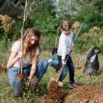Gisele Bündchen Instagram - From planting trees, regenerating springs and depleted soils, and protecting turtles, jaguars … everything impacts nature. The power of nature comes from its diversity, and it depends on it for survival. Every form of life uniquely creates balance on Earth so all of life can flourish. Like with people, our differences are also our strengths, and we get stronger when we work together. Last year, I started a project called Biomes to help regenerate the biodiversity of Brazil. From north to south, east to west, we selected seven projects in different regions of the country. Each biome's species have an important role in nature because everything is connected. Now, together with The Luz Alliance Fund in partnership with @brazilfound on Saturday, May 20th in Miami, we are having a dinner to raise more funds to expand our efforts and have a more significant impact. 💚 Seja através do plantio de árvores, regeneração de nascentes e solos degradados, ou proteção de tartarugas, onças… temos tentado ajudar de diferentes formas, pois tudo impacta a natureza. O poder da natureza vem de sua diversidade e depende dela para sua sobrevivência. Cada forma de vida desempenha um papel especial no equilíbrio da Terra, possibilitando que todas as formas de vida possam prosperar. Assim como acontece com as pessoas, nossas diferenças também são nossos pontos fortes, e ficamos mais fortes quando trabalhamos juntos. No ano passado, iniciei um projeto chamado Biomas para ajudar a regenerar a biodiversidade do Brasil. De norte a sul, de leste a oeste, selecionamos 7 projetos em diferentes regiões do país porque sabemos da importância que cada bioma tem no todo, pois tudo está interligado. Agora, juntamente com @brazilfound, no dia 20 de maio, em Miami, teremos um jantar para arrecadar mais fundos para que possamos ampliar nossos esforços e ter um impacto ainda maior.