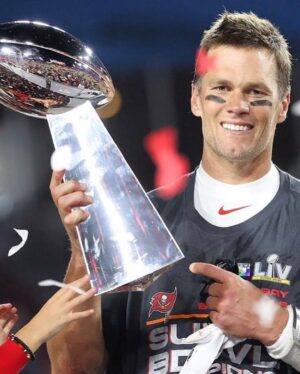 Gisele Bündchen Instagram - What a ride @tombrady ! So many memories! When I met you over 15 years ago, I didn’t know the first thing about football. But cheering for you and seeing you do what you love most made me learn about this wonderful game to the point that I seriously believed I knew more than the referees! We always had a special champions playlist for every drive on our way to the game. As a family, we always prayed for you, celebrated and supported you in every game, cheered every win and suffered with every loss. 

I’m so proud of you, and of everything you have had to overcome physically and emotionally over the years. I am in awe of your dedication, and of everything you have achieved. You love what you do, and you leave behind a legacy that is a beautiful example for future generations. 

You are the most dedicated, focused and mentally tough person I have ever met. You never once complained over the years about all the bruises and aches and pains. You just kept focusing on your goal to go out there and be the best leader there was to all your teammates.

I know how excited you are about the next chapter of your life. Watching you work so hard in your football career and seeing the dedication you are now putting into all your new endeavors is incredibly inspiring. There is nothing you can’t achieve. I have always been here for you, you know that, and I’m as excited as you are for what the future holds!

Words can’t really express how grateful I am to everyone who has been so supportive of my husband and our family for so many years. 
With all my love, Gisele