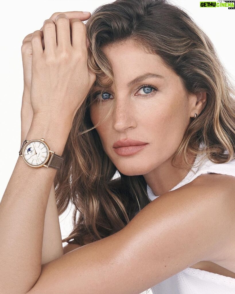 Gisele Bündchen Instagram - My favorite watch! #IWCPortofino ✨ Meu relógio favorito!