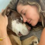 Gisele Bündchen Instagram - Our little Lulu, our guardian angel is gone to heaven. She will forever live in our hearts. We already miss her sooooo much! #unconditionallove RIPLua 💔 Nossa pequena Lulu, nossa anjinha da guarda foi para o céu. Ela viverá para sempre em nossos corações. Já estamos com muita saudade! #amorincondicional RIPLua