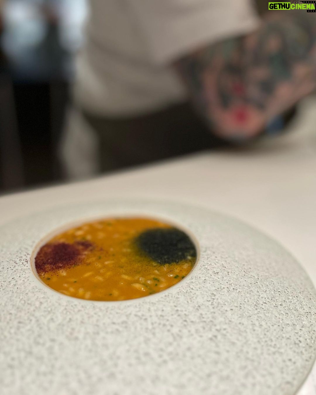 Gladys Lee Instagram - #uni is just my all time favorite 🫰🫰🫰 Uni carbonara from egg yolk with homemade spaghetti, one more please. Pork or pigeon for main course. And the carrot dessert was fun and tasty. @frassi_tw by chef @iacopofrassi #finedining #taipeifood #taipeifoodie #gourmet #gastronomy Frassi