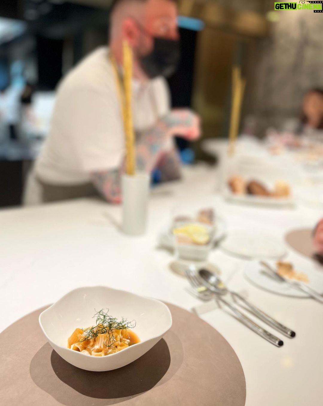 Gladys Lee Instagram - #uni is just my all time favorite 🫰🫰🫰 Uni carbonara from egg yolk with homemade spaghetti, one more please. Pork or pigeon for main course. And the carrot dessert was fun and tasty. @frassi_tw by chef @iacopofrassi #finedining #taipeifood #taipeifoodie #gourmet #gastronomy Frassi