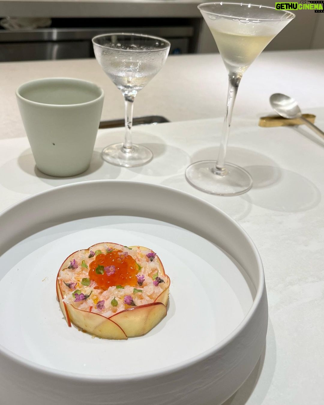 Gladys Lee Instagram - Most beautiful dessert menu in Taipei at @akerue_dessert by chef @makito_tsukasan, and profound pairing by @nickwutw #gastronomy #finedininglovers #gourmet #pastrymenu #東區甜點 #甜點套餐 #預約制 akeruE Dessert