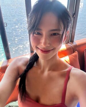 Go Eun-young Instagram - #바쁘다 #바빠 #현대사회 #행복 #주말 그래도 여름 사진을 뒤적이며 행복해하는 중 헤헤
얼마 전에 #유튜브 에 #나트랑 #여행 영상 업로드 했지요~ 헤헤 #많관부 ~
.
.
#여름 #summer #selfie #셀피 #셀카 #여자모델 #바다 #youtube