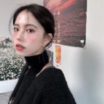 Go Eun-young Instagram - #봄 이 오려다가 다시 추워지는 것인가요~?! . 날씨가 어서 풀렸으면 좋겠네용🌸 . 봄과 어울리는 #귀걸이