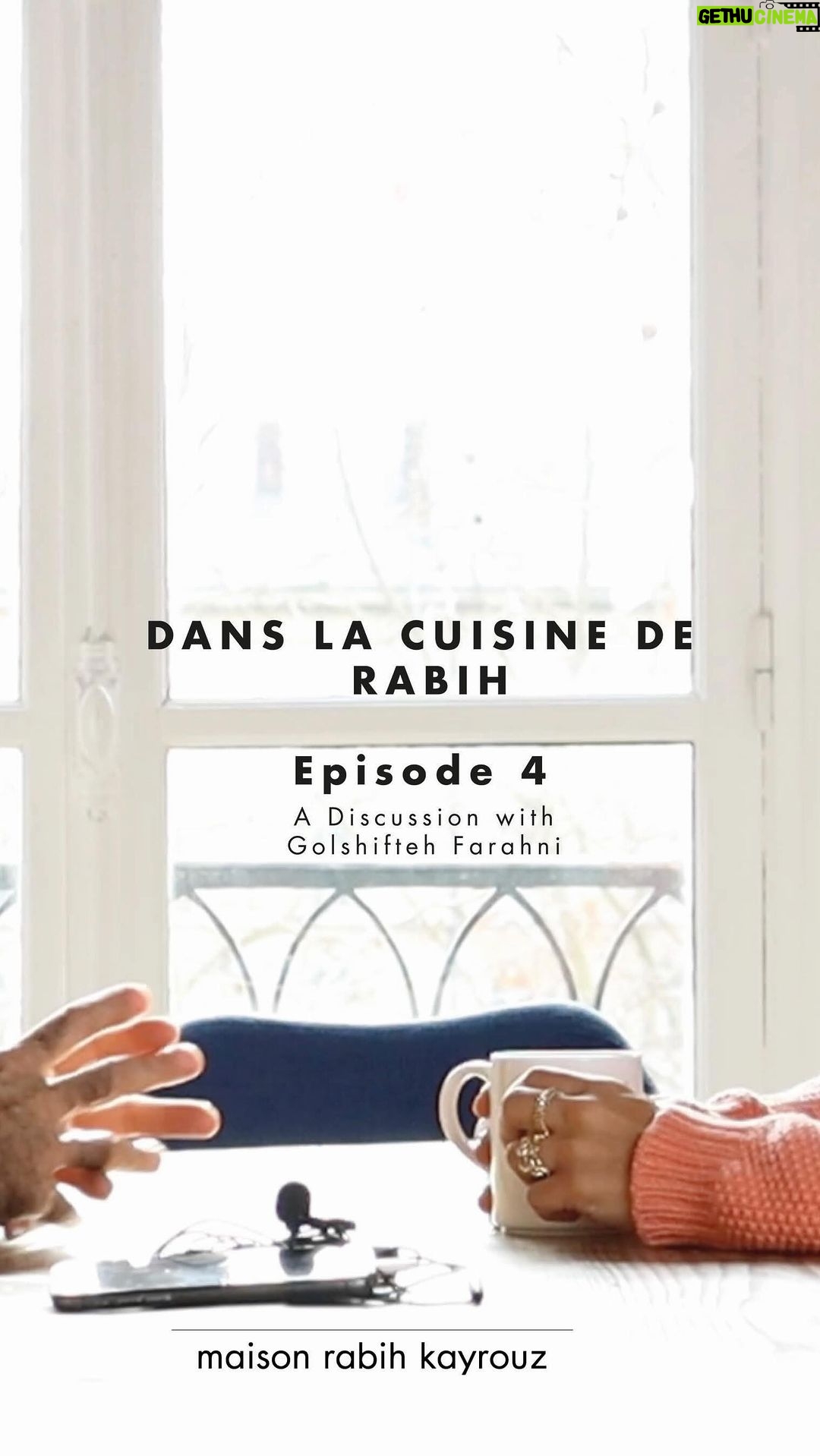 Golshifteh Farahani Instagram - “Dans la cuisine de Rabih” - Episode 4: A Discussion with @golfarahani Dans ma cuisine Une personne Elle est belle Elle est authentique Elle n’a pas peur de se livrer Elle respire Elle inspire Inspiring beautiful person Watch the full video now available on Youtube