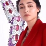 Golshifteh Farahani Instagram - #Repost @cartier Introducing Cartier’s latest High Jewelry collection: Le Voyage Recommencé. A journey through which the Maison’s fundamentals are approached from a new, unexpected angle. A productive exploration of savoir-faire and creative practices experienced through the light of a new prism. #CartierLeVoyageRecommencé #CartierHighJewelry @golfarahani
