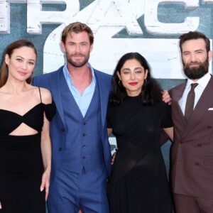 Golshifteh Farahani Instagram - The journey of #extraction2 for @netflix was an absolute joy with @chrishemsworth @samhargrave @olgakurylenkoofficial thank you.