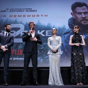 Golshifteh Farahani Instagram - #tylerrake2 @netflixfilm @netflix incredible premier in Madrid. Thank you @chrishemsworth @samhargrave @olgakurylenkoofficial
