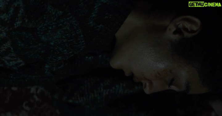 Golshifteh Farahani Instagram - #mahsaamini the girl who was killed and her family are from Kurdistan. This past hours I have been crying my heart out. I couldn’t stop calling her “my sister” in my heart. Her and all these innocent girls in Iran are my younger sisters. And hélas, I am so powerless like in this scene from #girlsofthesun . These monsters just take them, rape them, tortue then and literally explode their bodies, and all I can do is to be an animal in the cage. Screaming, hitting the walls, yet I can’t help them not to die… . خواهران من، شكنجه ميشوند و ميميرند و من مانند اين صحنه هيچ كارى از دستم بر نمياد. مانند حيوانى درون قفس به در و ديوار ميكوبم، اما راهى براى نجاتِ آنها نيست