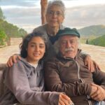 Golshifteh Farahani Instagram - Your arms always around me, Around us, around everyone around you. You are the Mother of not just us but many. Happy birthday @fahimeh_rahimnia همه ما راه در آغوشِ گرفتى، نه فقط ما، كه تمامِ اطرافيانِ دور و نزديك، گفت حتى رهگذرهاى خيابان از مهرِ تو بى نصيب نماندند. مامانم، اى تو همه خوبى تولدت مبارك.