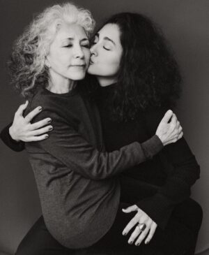 Golshifteh Farahani Instagram - Mother my Mother. In this day July 10th you lost your Mother when you were only 7 years old. 30 years after, I was born on this same day. Maybe you can finally accept me as your mother. Then we will be each others mothers. I love you. You are the most innocent. Photo by one and only @rahirezvanistudio مامانم نازنين مامان جون. در همچنين روزى وقتى تنها ٧ سال داشتى  مادرت را از دست دادى و ٣٠ سال بعد در همين روز من را به دنيا آوردى. شايد بتوانى من را به مادريت قبول كنى، اينطور من و تو مادر يكديگر خواهيم بود. دوستت دارم. تو معصوم ترينى