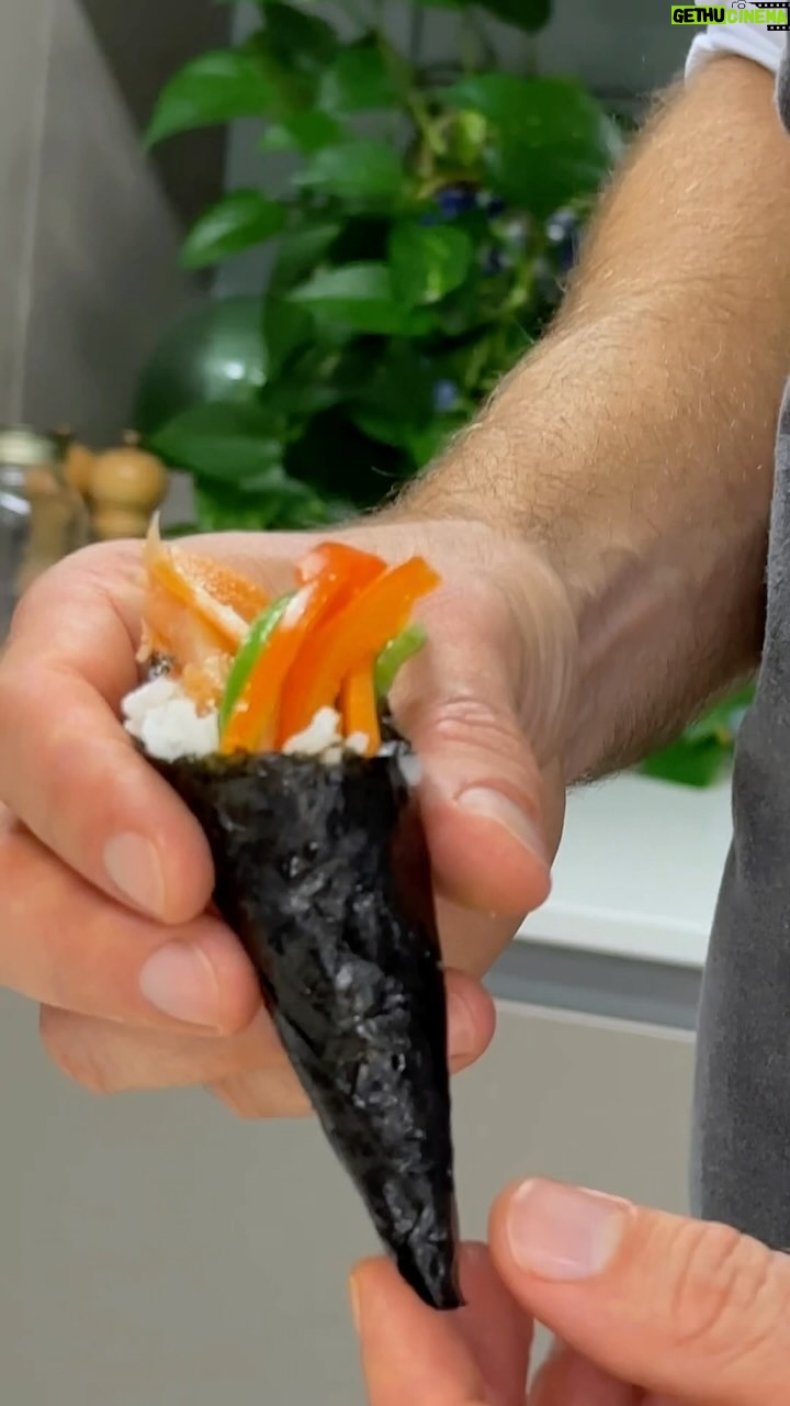 Gordon Ramsay Instagram - Make salmon hand rolls at the @gordonramsayacademy’s sushi masterclass !! Gordon Ramsay Academy