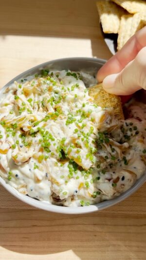 Gordon Ramsay Instagram - The perfect dip for all your weekend parties and gatherings ! My Caramelized Onion Everything Dip !! 
.
White Sesame Seeds
Black Sesame Seeds
Poppy Seeds
Dried Minced Garlic
Dried Minced Onion
Yellow Onions
Olive oil
Kosher salt
Cream Cheese
Crème Fraîche
Buttermilk
Chives
Crackers