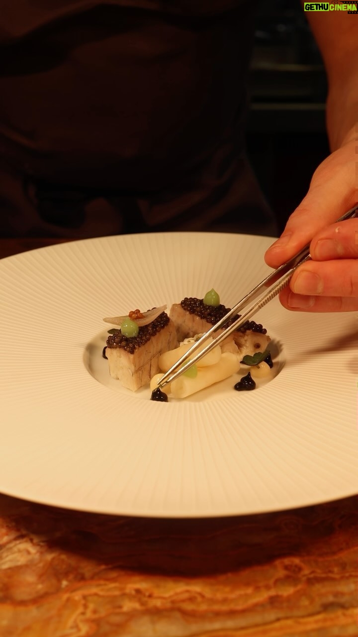 Gordon Ramsay Instagram - Stunning smoked eel, Oscietra caviar, celeriac and apple prepped by @orson_not_welles at @petrusbygordonramsay ! Pétrus