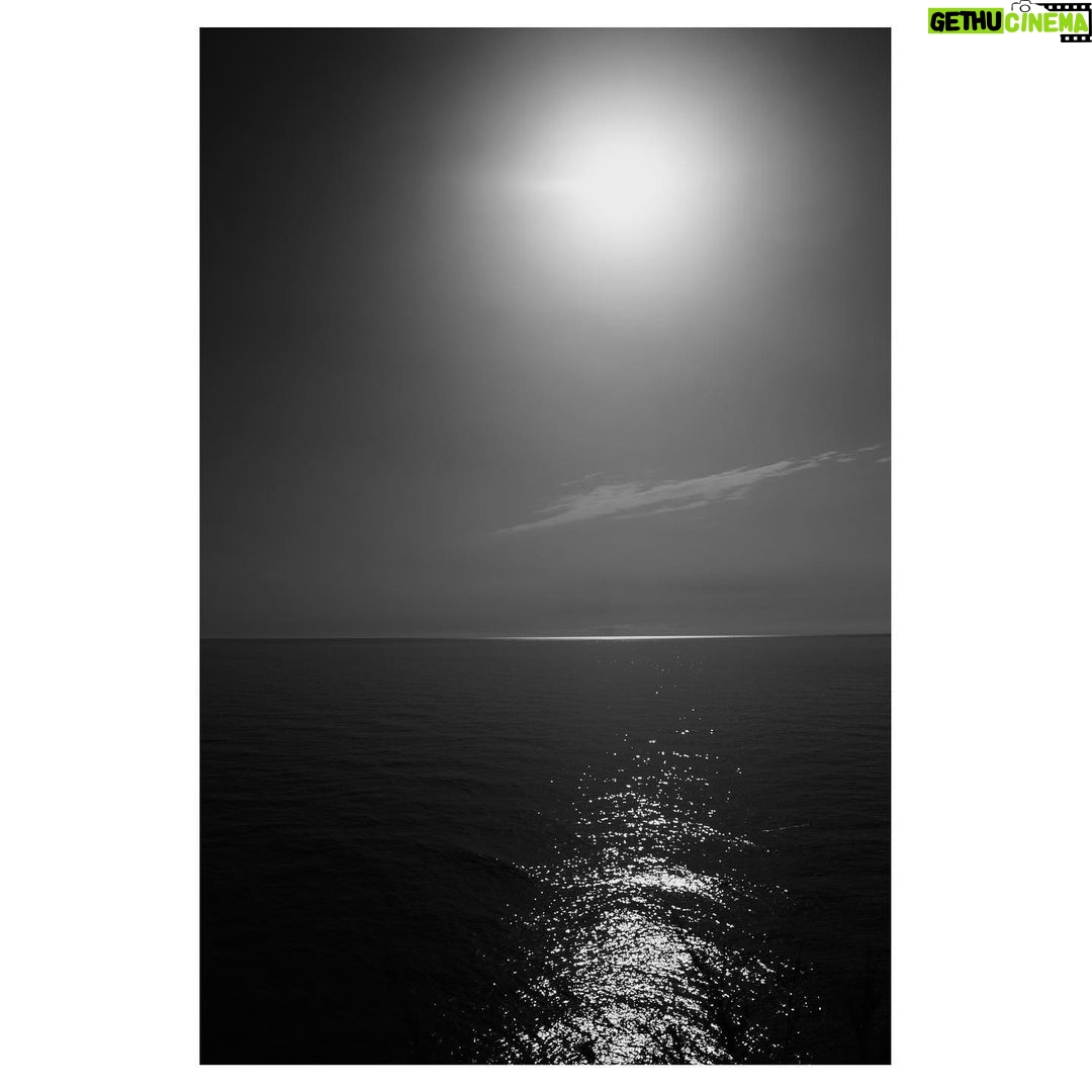 Goro Inagaki - 56.1K Likes - 眼下に広がる漆黒の海
時間の概念はなくただ静かに優しく。
いつかまた世界で。