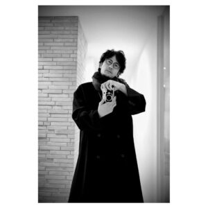 Goro Inagaki Instagram - ウラディミール ホロヴィッツの素晴らしさを再確認させられた夜。
以前から「Horowitz in moscow」は大切に棚にあったはずなのにな。。
俳優として、こんなにも自然に呼吸をするように芝居がしたいものだ。
春の夜とはいえ、暖かくしてお過ごし下さい。