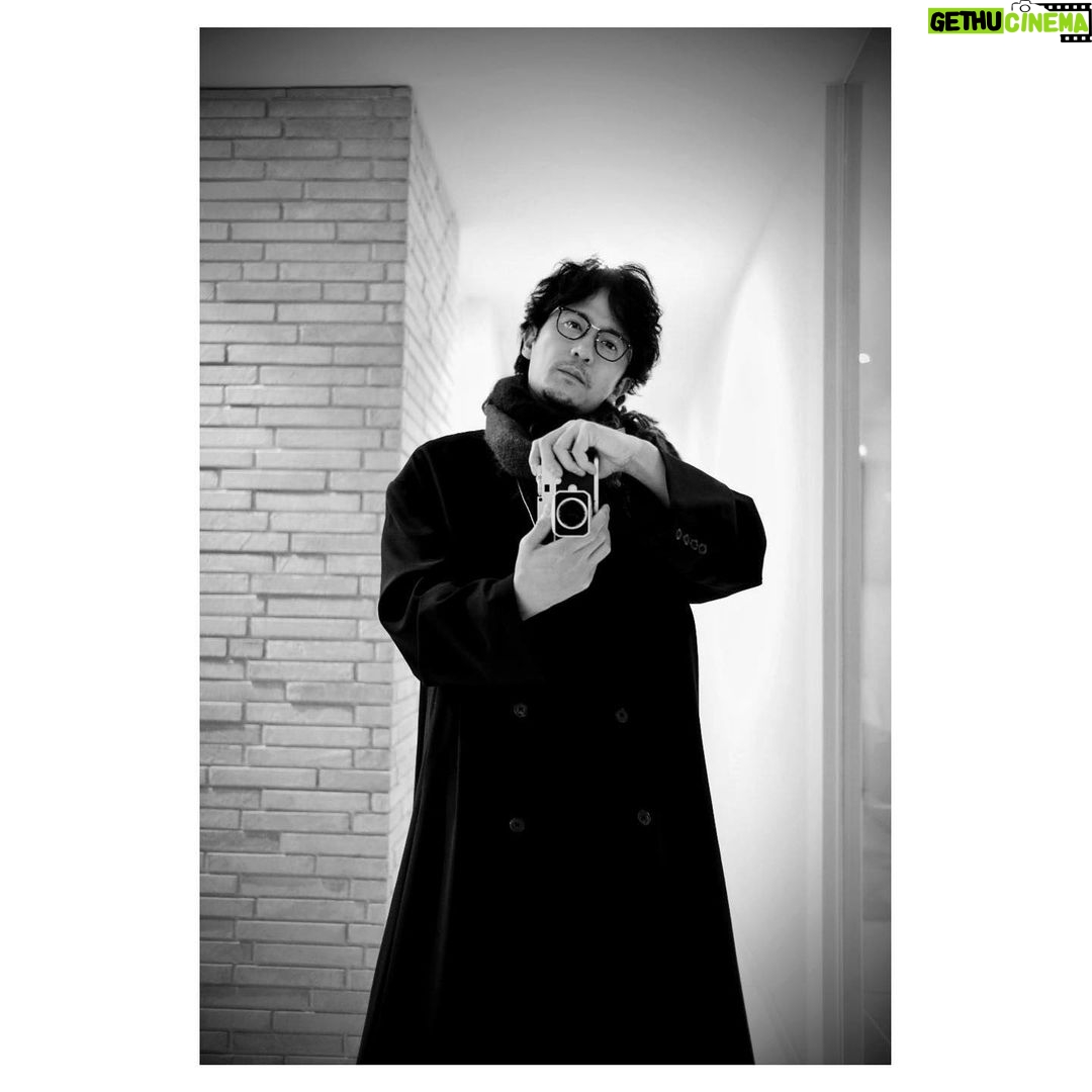 Goro Inagaki - 59.7K Likes - ウラディミール ホロヴィッツの素晴らしさを再確認させられた夜。
以前から「Horowitz in moscow」は大切に棚にあったはずなのにな。。
俳優として、こんなにも自然に呼吸をするように芝居がしたいものだ。
春の夜とはいえ、暖かくしてお過ごし下さい。