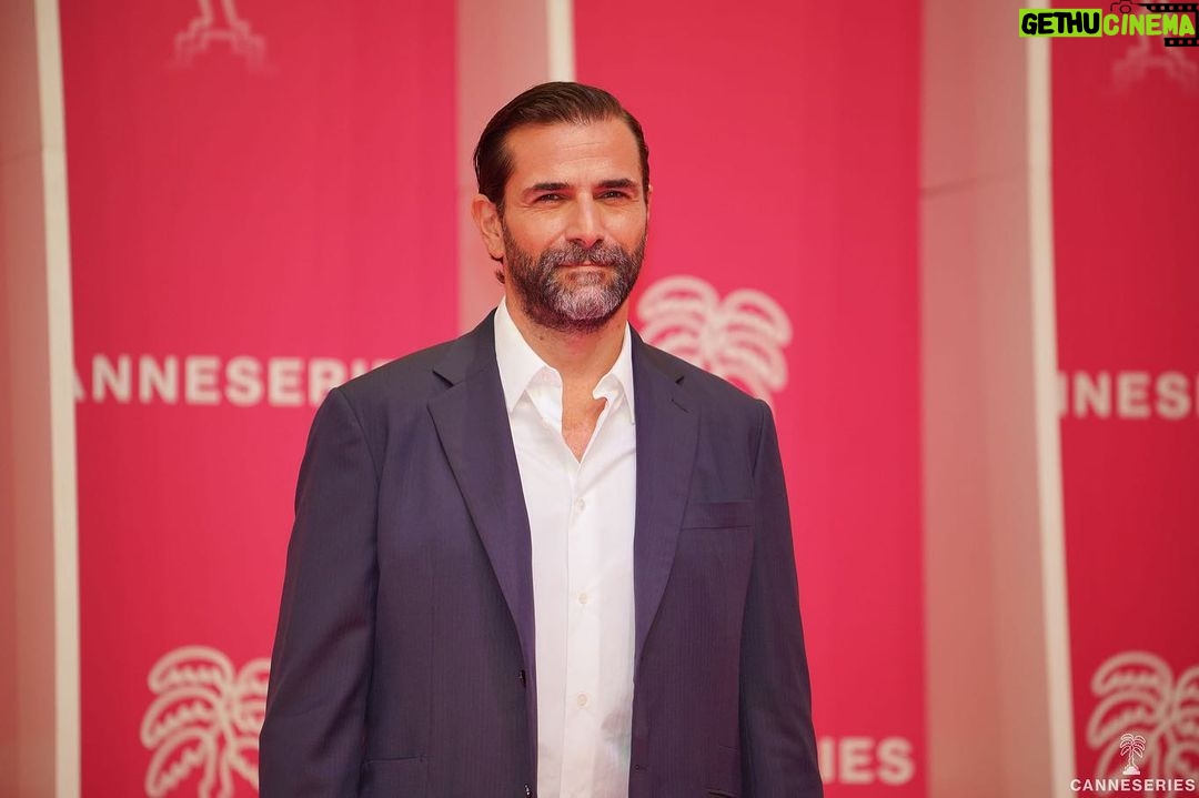 Grégory Fitoussi - 2.1K Likes - Merci cannes séries pour cette troisième invitation! Merci @hermes et @c_chanut pour l élégance! #cannesseries @makedreamshappenstudio #francetelevisions @studio_vigerie @gazettejuliette @instantsuspendus @neialiabieva @futur.mgmt @eleonore.heuze @agencefrenchlights @guillaume_musso @albin.lewi @camillejulienne