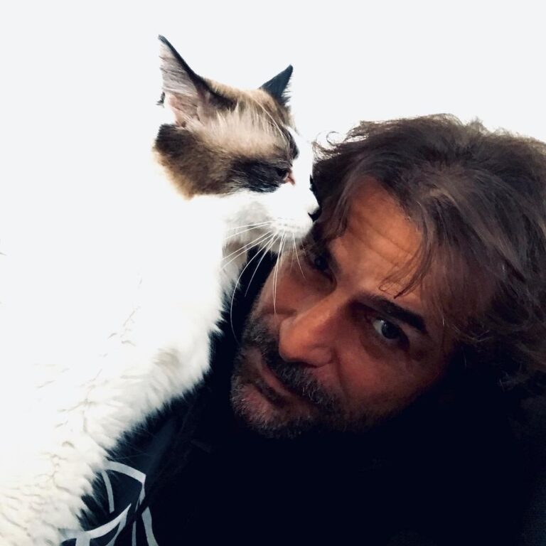 Grégory Fitoussi Instagram - Best friend. #cat #buddy #sweetness Paris, France