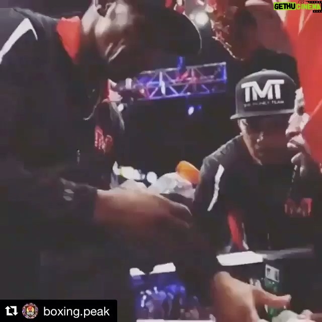 Grégory Fitoussi Instagram - Just before last round... #boxing #floydmayweather #fatherandson #champion #goat @floydmayweather