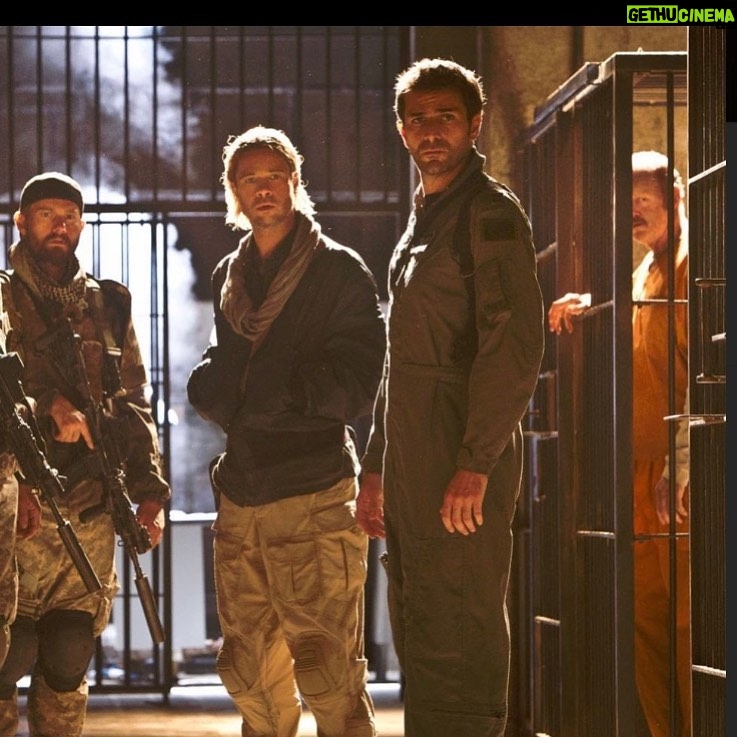 Grégory Fitoussi - 2.1K Likes - World war z. #cinema #movie #zombie #actor #bradpitt @_david_morse_ @jamesbadgedale @bradpittofficiallll