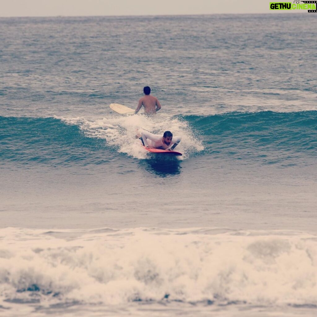 Grégory Fitoussi Instagram - Mon chef d’œuvre. #surf #surfing #costarica🇨🇷 #puravida #beginner #happiness #wayoflife #onmyown Playa Guiones