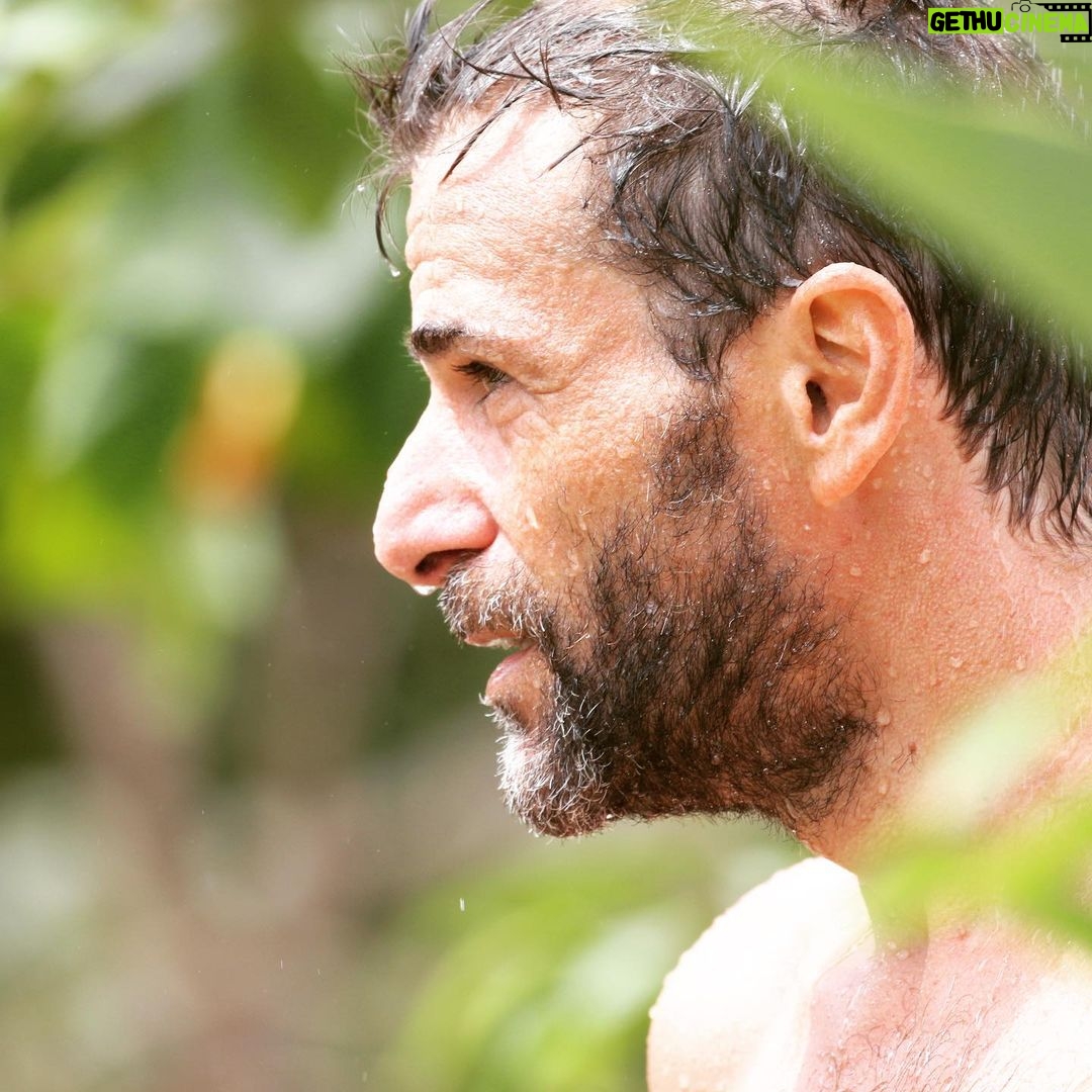 Grégory Fitoussi - 2.6K Likes - Merci à @thegildediguana pour l accueil. La gentillesse. Les sourires. L élégance de l endroit. Merci à mon ami @ericritter_consulting aka «huggy les bons tuyaux ». Et merci au Costa Rica pour sa beauté sauvage. Ses gens. Son état d esprit. Ses vagues. A très bientôt. Pura vida. @thegildediguana @ericritter_consulting #costarica🇨🇷 #surf #happiness #puravida 📸@jmelloni