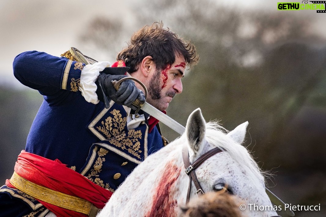 Grégory Fitoussi - 1.9K Likes - Hâte de partager avec vous « vaincre ou mourir ». Brillamment mis en scène par @paulmignot_dir merci @thomaspietrucci pour ces magnifiques photos.