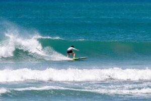 Grégory Fitoussi Instagram - Ça commence à venir… #offshore #costarica #santateresa #surf #puravida