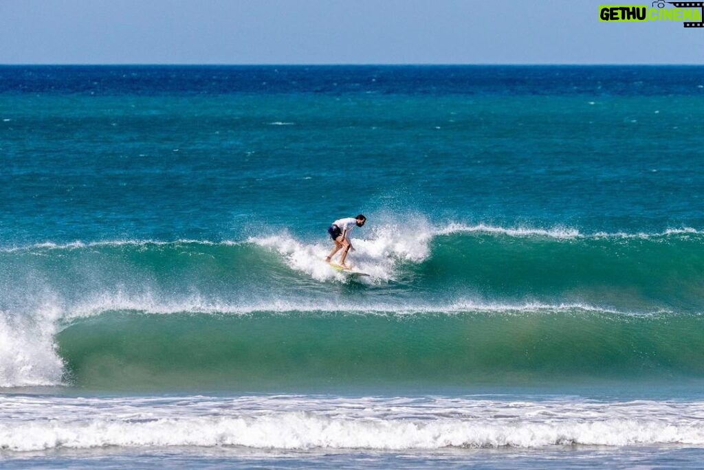 Grégory Fitoussi Instagram - Ça commence à venir… #offshore #costarica #santateresa #surf #puravida Playa Carmen, Santa Teresa Costa Rica