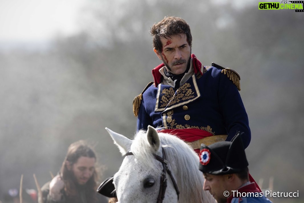 Grégory Fitoussi - 1.9K Likes - Hâte de partager avec vous « vaincre ou mourir ». Brillamment mis en scène par @paulmignot_dir merci @thomaspietrucci pour ces magnifiques photos.