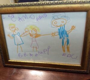 Graciela Pal Instagram - El dibujo de mi nieta, en un marco como corresponde. Te amo AMPARO de mi alma ❤️