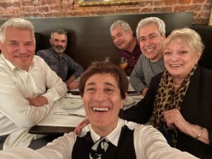 Graciela Pal Instagram - Feliz de ser parte de esta hermosa celebración al cumplirse 3 años del emblemático El Tropezón.

Gracias querida Raquel por este momento 🙌🏼❤️
