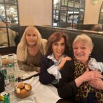 Graciela Pal Instagram - Feliz de ser parte de esta hermosa celebración al cumplirse 3 años del emblemático El Tropezón. Gracias querida Raquel por este momento 🙌🏼❤️ El Tropezón Restaurant