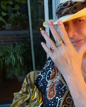 Graciela Pal Instagram - Mis manitas hechas por mi querida @suarezmicanailstudio gracias por ponerle tanto amor a tu trabajo... 💅🏼❤️💝