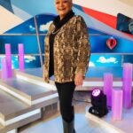 Graciela Pal Instagram - En #Intrusos gracias por recibirme con tanto cariño! Por cuidarme y permitir que me muestre tal cual soy! #Cabaret es un proyecto soñado! . @mamyblueoficial gracias por el look América TV