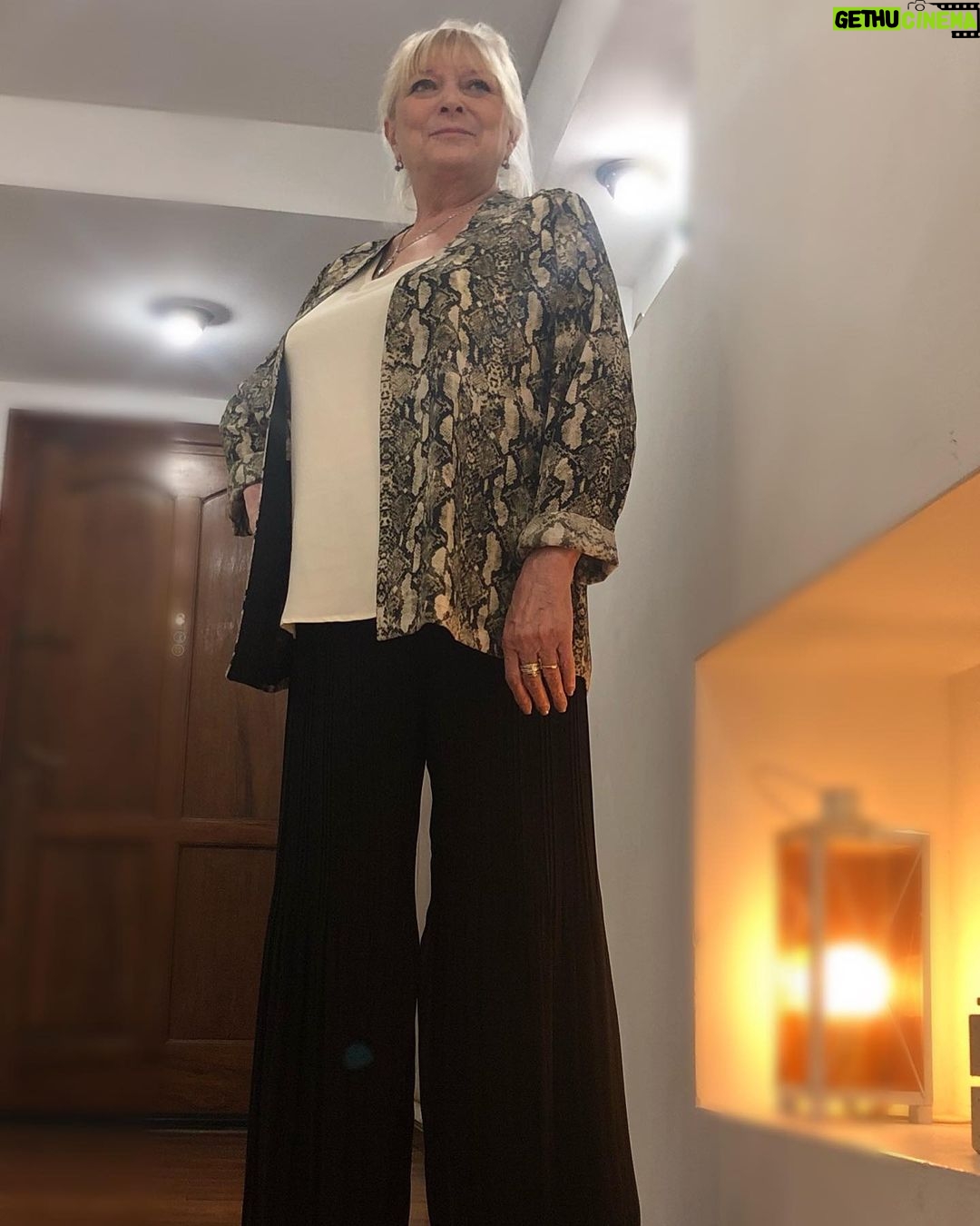 Graciela Pal - 562 Likes - Gracias, siempre gracias por el trabajo, la salud y la familia ❤️ y gracias a ustedes por acompañarme desde hace tantos años 🌟
✨
@mamyblueoficial 🙏🏻