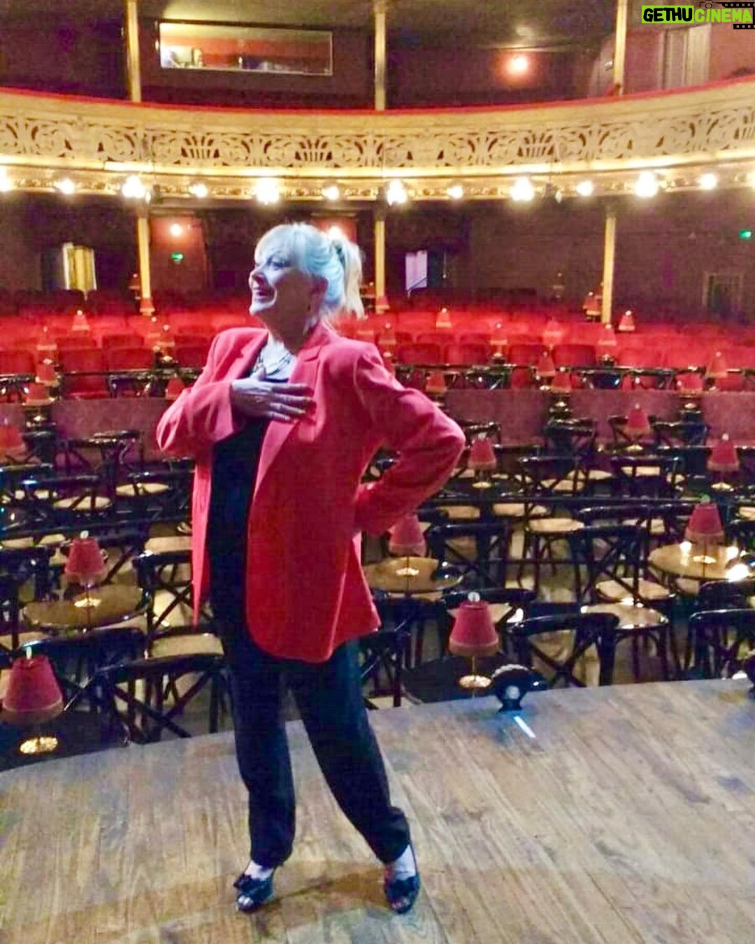 Graciela Pal - 574 Likes - Arrancando el fin de semana del #DíaDeLaMadre ❤️ nuestro día, que es todos los del año, no? , pero el domingo en especial! Feliz día madres!!!!!
@mamyblueoficial gracias por vestirnos divinamente a tantas mamis ❤️